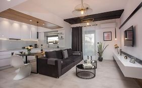 Rhodes Diamond Luxury Flat In The Heart Of Town